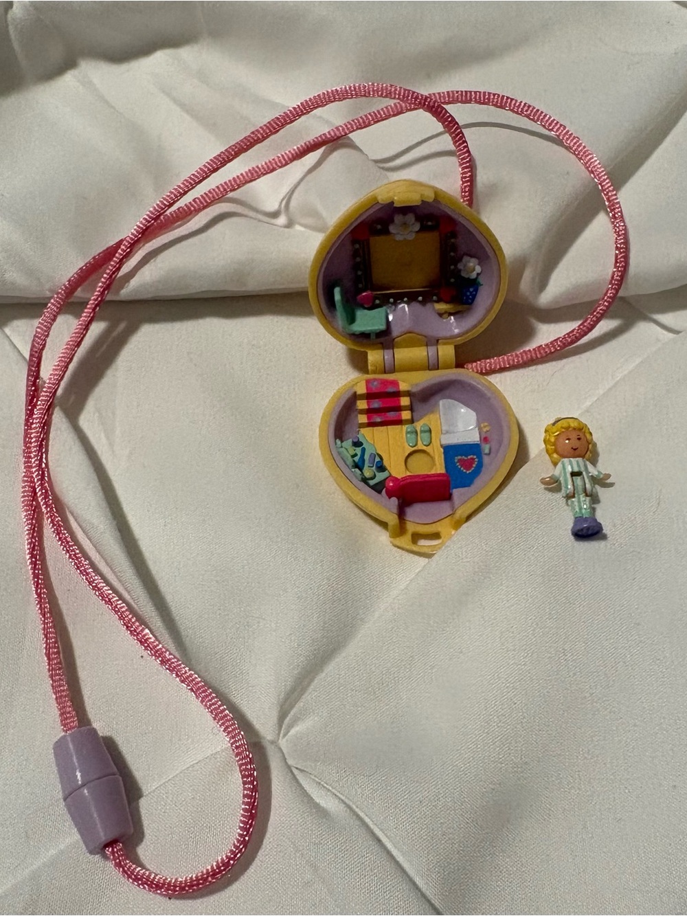 Polly Pocket Polly in her Bedroom Locket, Complete, 1991 by Blue Bird